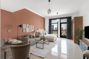 GuestReady - Spectacular Studio Lincoln Park Pool & Gym